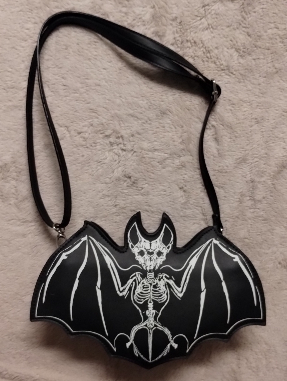 Bat Shaped Handbag - Picture 1 of 4